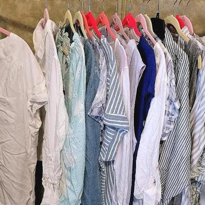 Women's Summer XL Tops In Cool Colors NWT 