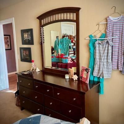 Sale Photo Thumbnail #476