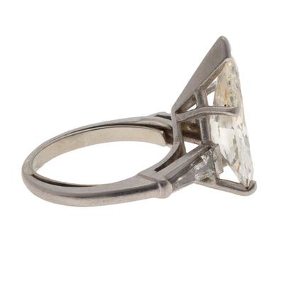 Sale Photo Thumbnail #562: Diamond, Platinum Ring