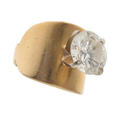 Sale Photo Thumbnail #573: Diamond, 18k Yellow Gold Ring