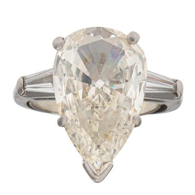 Sale Photo Thumbnail #560: Diamond, Platinum Ring