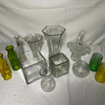 Lot Of 12 vases. Perfect for flower arrangements.