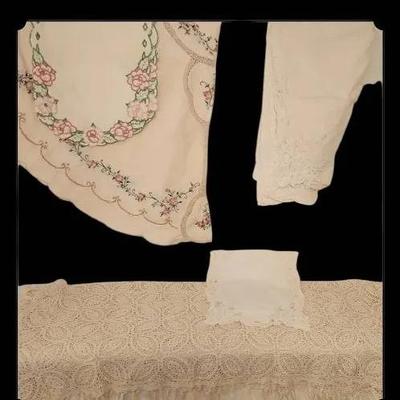 Vintage Hand-Embroidered Floral Tablecloth & Decorative Textile Lot - Roses & Crochet