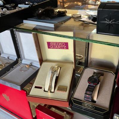 Sale Photo Thumbnail #16