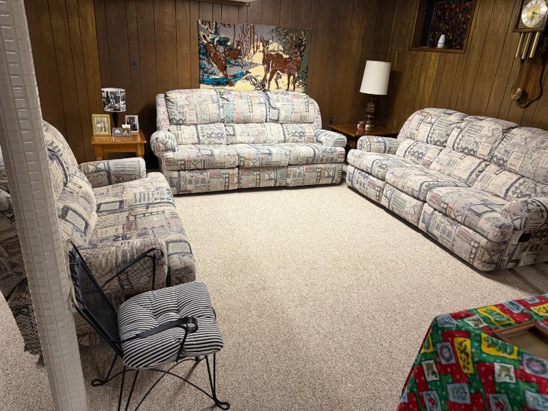 Sale Photo Thumbnail #3