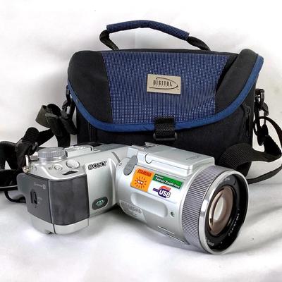 Sony Cyber-shot DSC-F707 5MP Digital Camera w/ Bag & Batteries