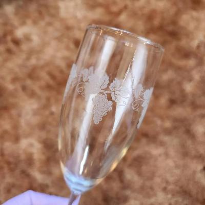 	Vintage Style Etched Grape Pattern Champagne Flutes – 12 Glasses