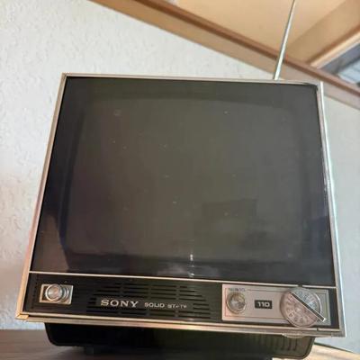 Vintage Sony Portable Television – Model 110, Tested & Working