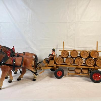 Vintage Horse-Drawn Beer Wagon Display – Plastic Horses with Wooden Wagon