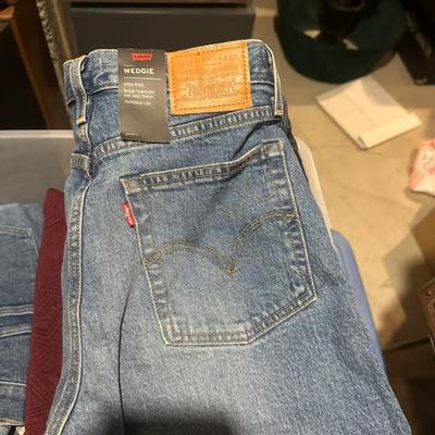 Sale Photo Thumbnail #141