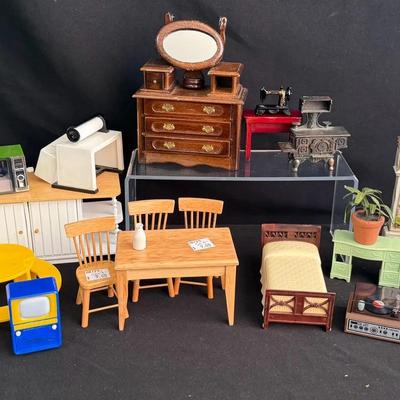 Great Collection Of Vintage Doll Furniture 