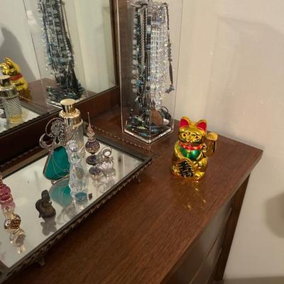 Sale Photo Thumbnail #277