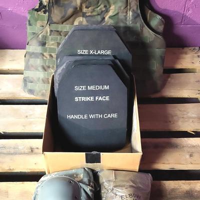 Body Armor w/ Ballistic Plates + (B)