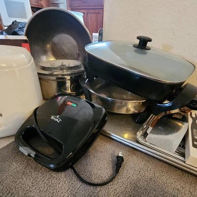 Kitchen Tools & Countertop Appliances - BBQ Supplies, Steamer, Oster, Rival, Nutritionist, Pans