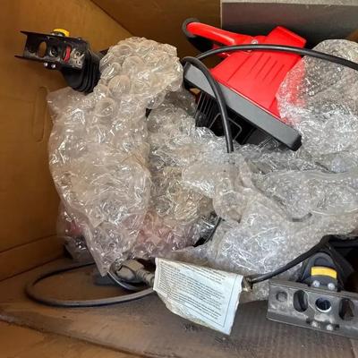 Box of Garage Shop Lights - Ready for Your Next Project with Extension Cords