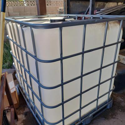 Large Schutz Industrial Grade Bulk Water Storage & Disbursement Container In Metal Crate