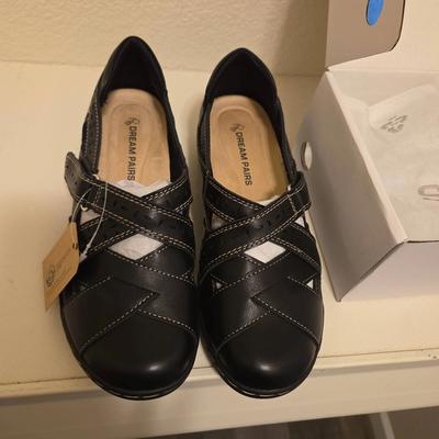 NEW! Dream Pairs Women's Slip On Shoes - Black, Size 6.5, Criss Cross Across Toe