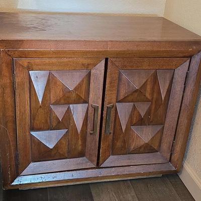 Set (2) Mid-Century Modern MCM Broyhill Diamondhead Collection Medium Wood Night Stands