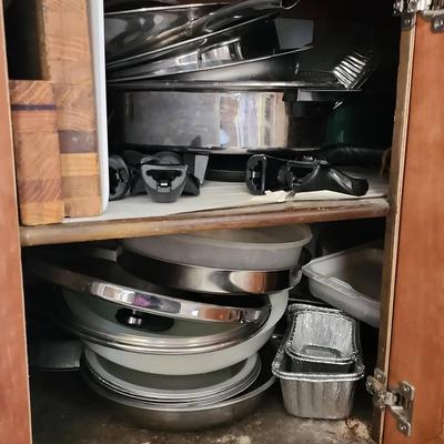 Kitchen Baking Tools & Pans - Pie Pans, Saute Pans, Butcher Block Cutting Boards, Loaf Pans