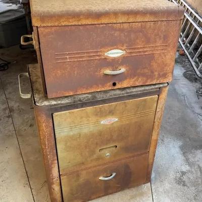 Craftsman Rusted Tall Tool Box - Great Salvage or Craft Project