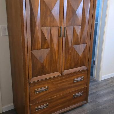 MCM Broyhill "Diamondhead" Mid-Century Modern Armoire - Medium Wood, Drawers