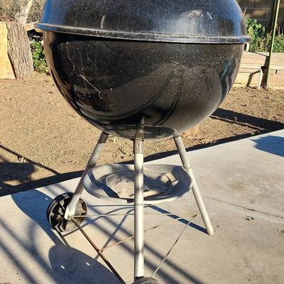 Classic Kettle Weber 22" Charcoal Grill - Black with Grates, Includes Cooking Charcoal