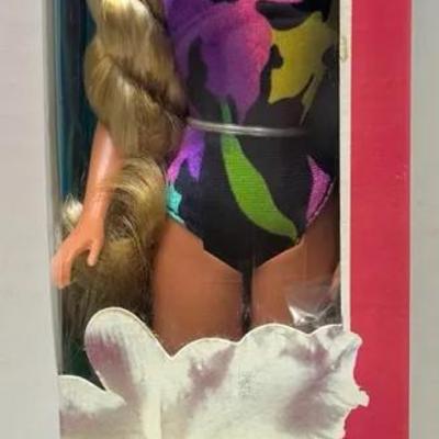Vintage 1985 "Tropical Barbie" Doll Mattel (NIB)