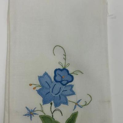 Mid-Century Embroidered Linen Scalloped Edge Guest Towel 