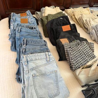 Sale Photo Thumbnail #171