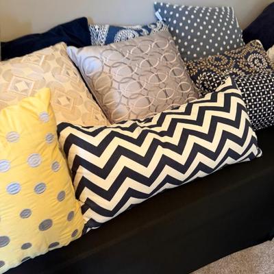 Sale Photo Thumbnail #364