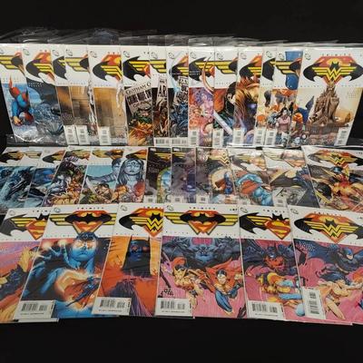 RA218 - DC - Trinity Comics