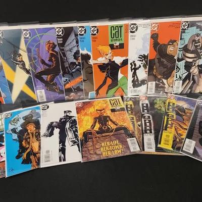 RA208 - DC - Cat Woman Comics