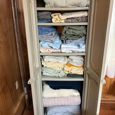 Cabinet With Linens