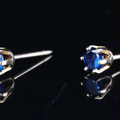 14k Yellow Gold Blue Sapphire Stud Earrings