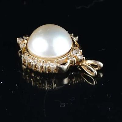 14k Yellow Gold Pearl & Diamond Pendant - 4.6g