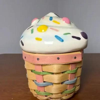 2006 Longaberger Cupcake Basket