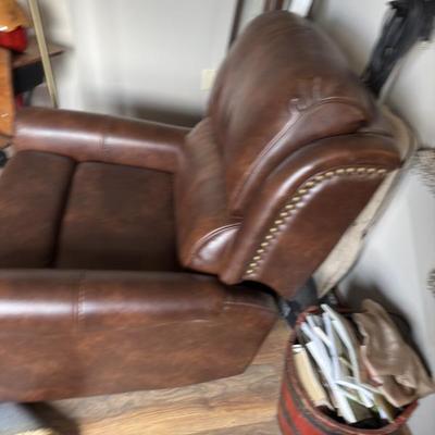 Sale Photo Thumbnail #6: Recliner