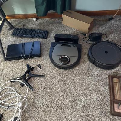 Multiple robo vacuums