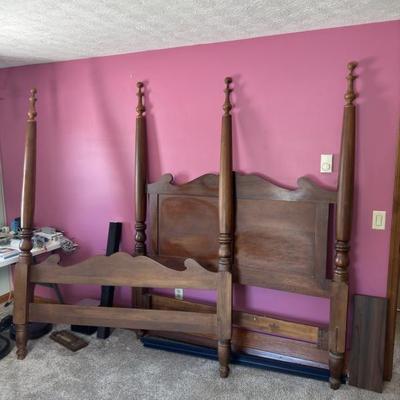 Pennsylvania House Signature series 4 post bed frame 