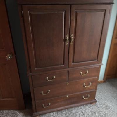 Sale Photo Thumbnail #2: Pennsylvania House signature series