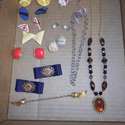 Sale Photo Thumbnail #146