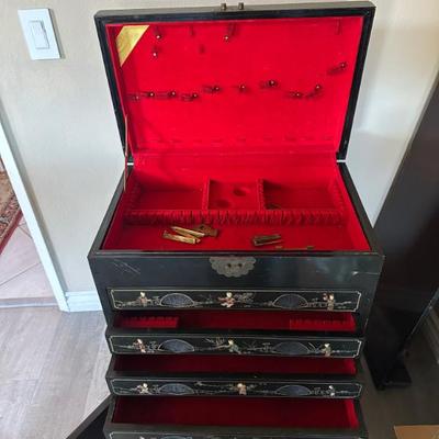 Sale Photo Thumbnail #150