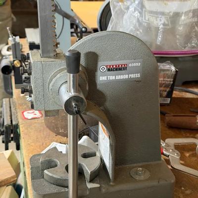 Central Machinery 1 Ton Arbor Press (Item #03552)