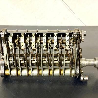 internal mechanism of a pinwheel calculator