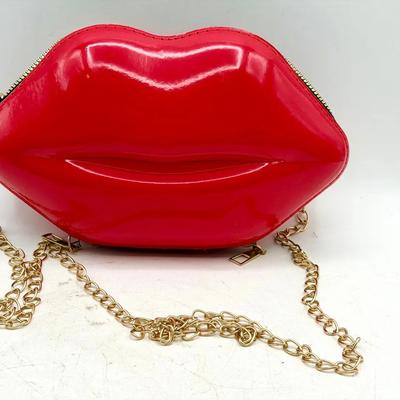 Lip Purse