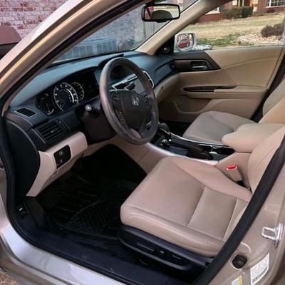 Sale Photo Thumbnail #1231: 2013 Honda Accord Leather Interior