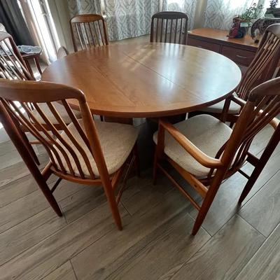 Solid Teak - Benny Linden Expandable Wood Dining Table & 6 Chairs