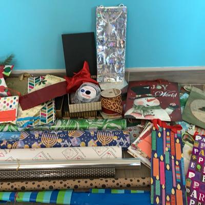 Lot Of Misc Christmas Wrapping , Gift Bags , Etc 