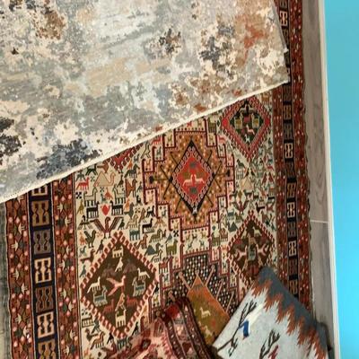 Lot Of 4 Rugs 1 Large , 1 Medium , 2 Small Runners 