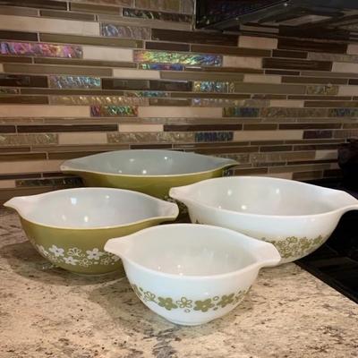 Crazy Daisy Pyrex Bowl Set